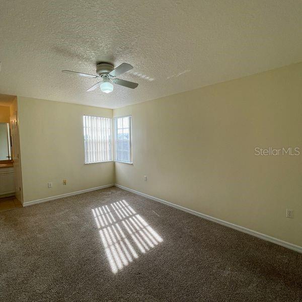 Building Photo - 2715 Fan Palm Dr