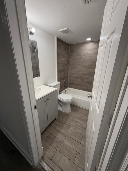 Building Photo - Olas Azules