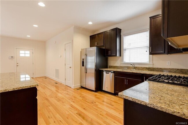 Building Photo - 408 N Robinson St