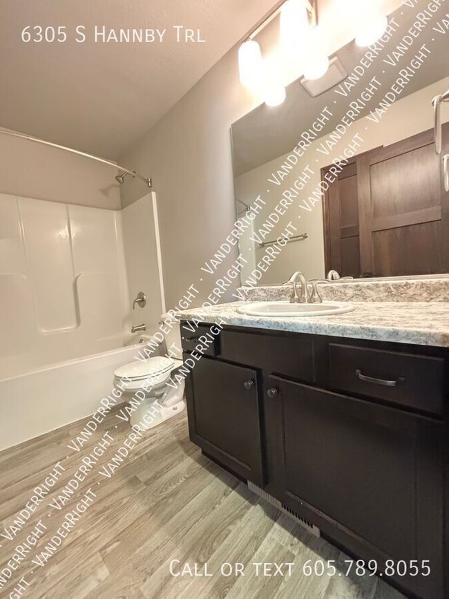 Building Photo - 6305 S Hannby Trl