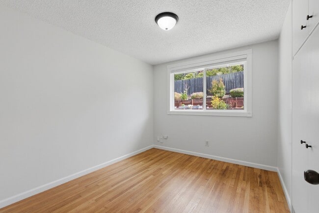 Building Photo - Spacious South San Francisco Home with Large Backyard, Garage & In-Unit Laundry