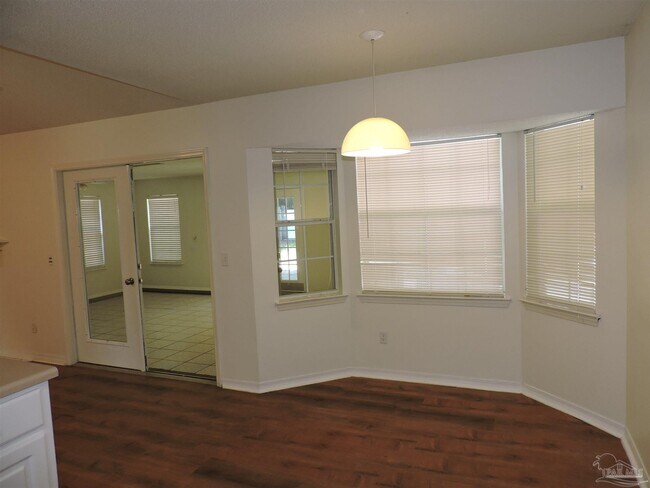Building Photo - 2552 Southern Oaks Dr