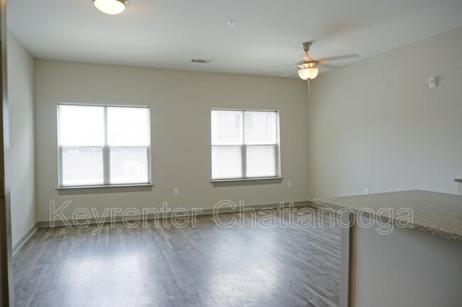 Building Photo - 782 Riverfront Pkwy