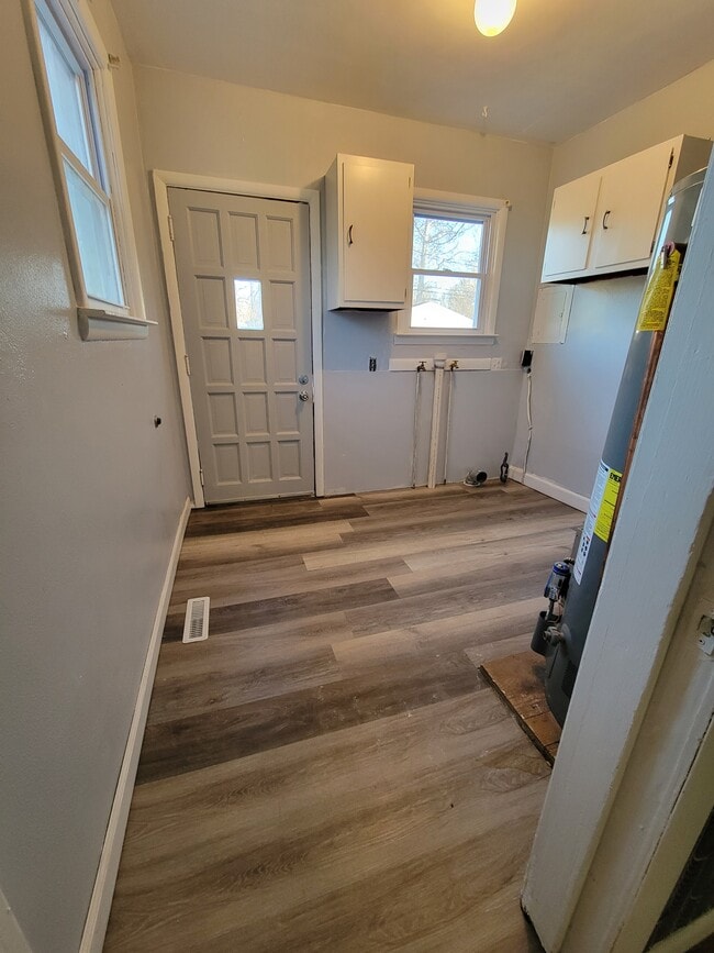 Building Photo - 1860 S Shore Blvd