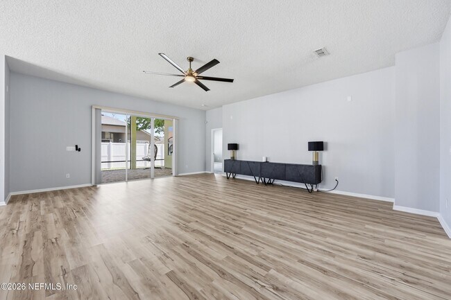 Building Photo - 14447 Cherry Lake Dr W