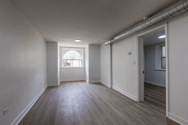 Building Photo - 1841 N Kedzie Ave