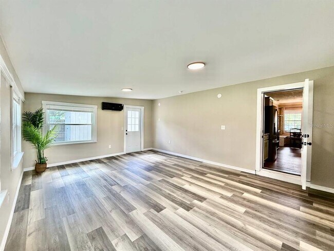 Building Photo - 801 W 114th Ave