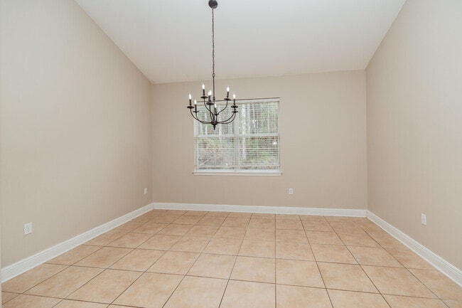 Building Photo - 114 Crab Apple Ave