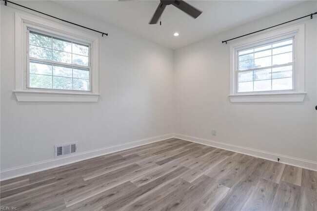 Building Photo - 314 Mohican Dr