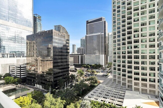 Building Photo - 951 Brickell Ave