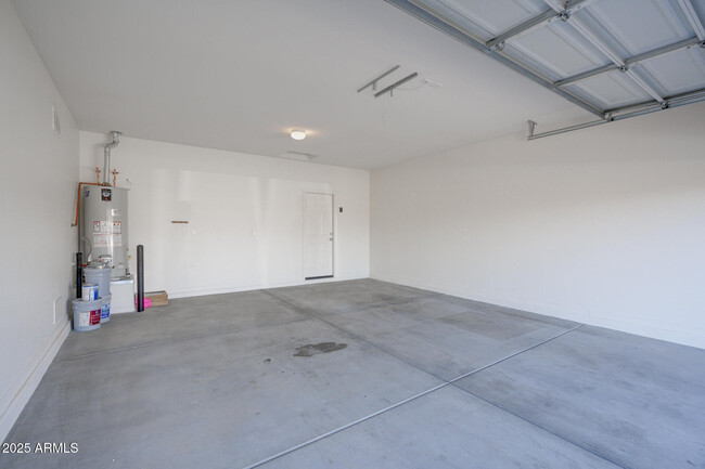 Building Photo - 42027 N Wollemi St
