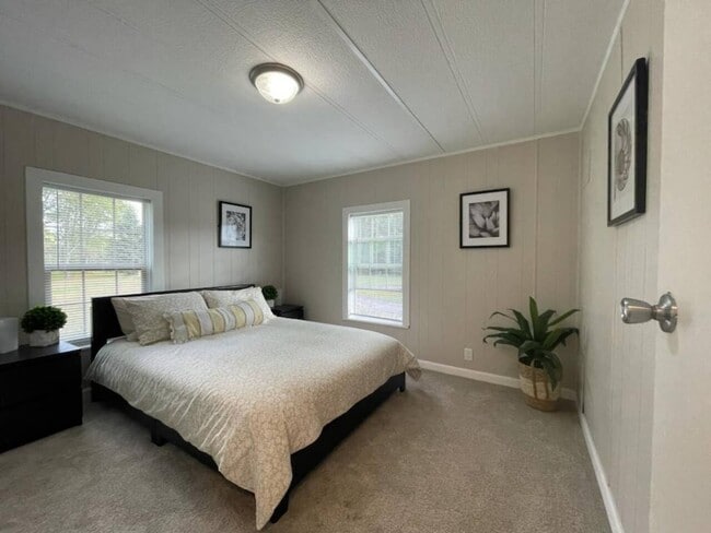 Building Photo - N3185 Seward Heights Rd