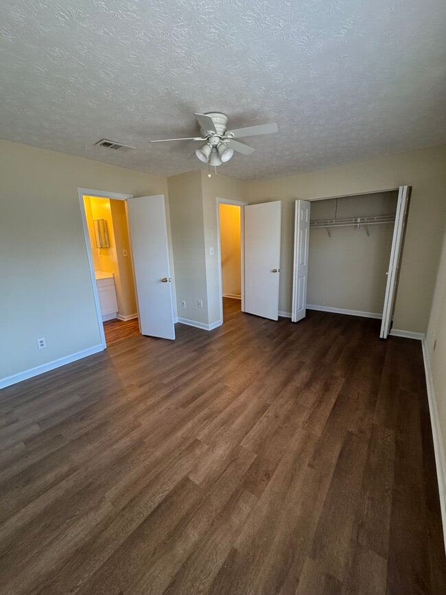 Building Photo - 257 N Court St