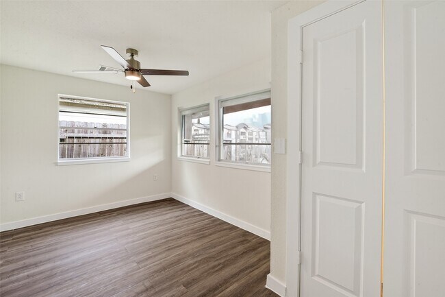 Building Photo - 8221 Bigwood St