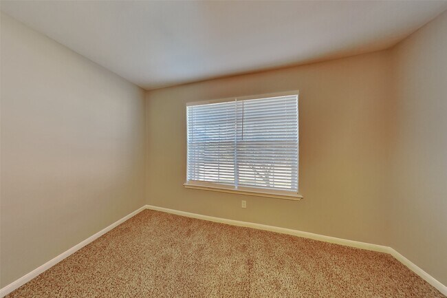 Building Photo - 21122 Covington Bridge Ln