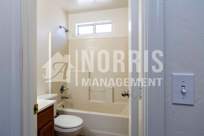 Building Photo - 10493 W Arivaca Dr