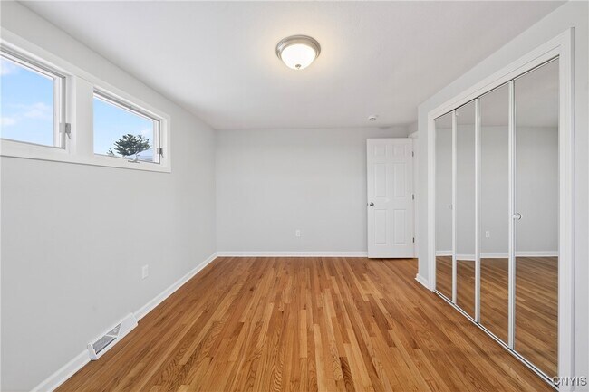 Building Photo - 101 Augusta Dr