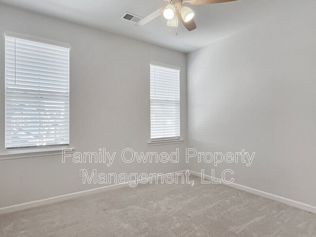Building Photo - 420 W Respite Ln