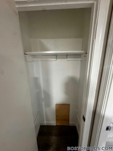 Building Photo - 24 Waugh St