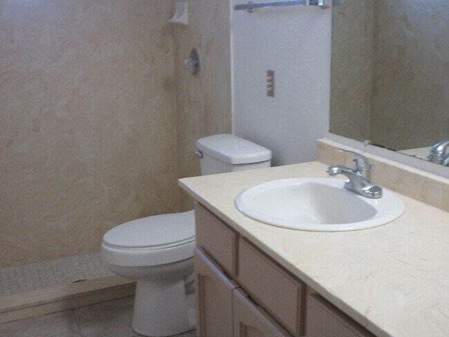 Building Photo - Unfurnished home on acreage