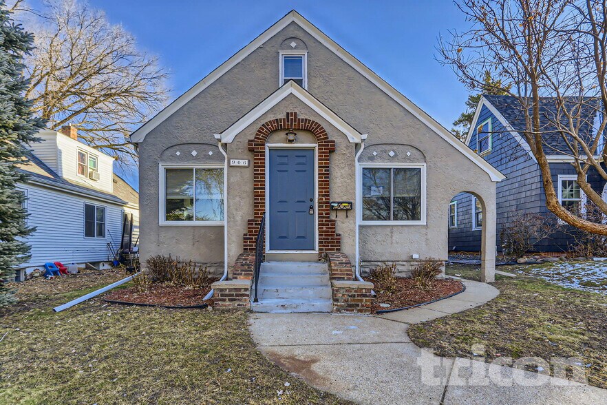 Building Photo - 906 Cherokee Ave