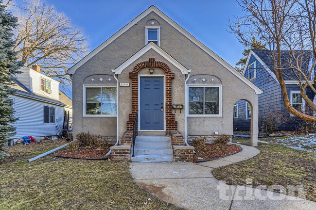 Building Photo - 906 Cherokee Ave