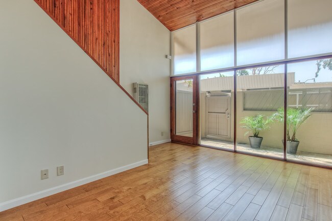Building Photo - 281 S Church Ln