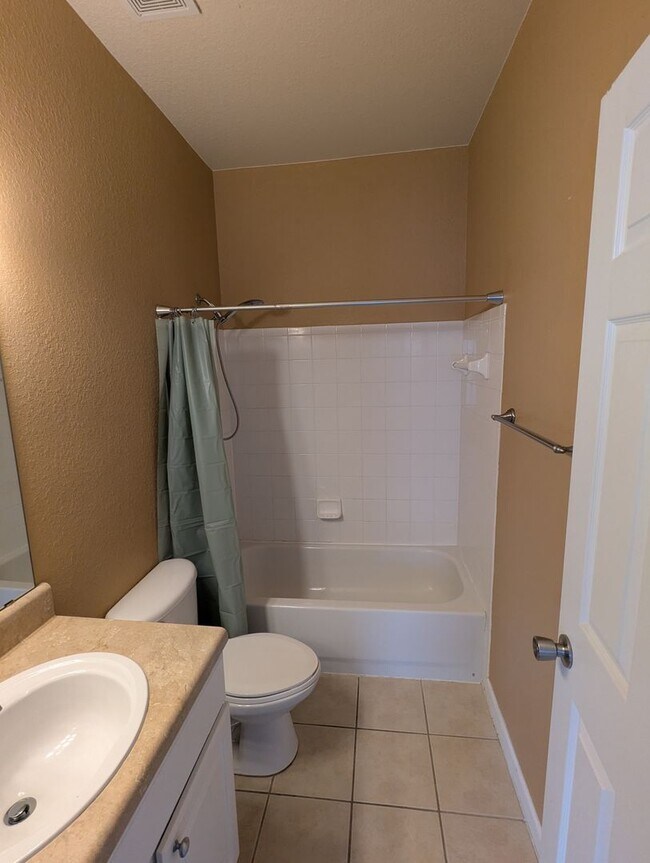 Building Photo - 2 Bedroom / 2.5 Bathroom Townhome – Magnolia Place