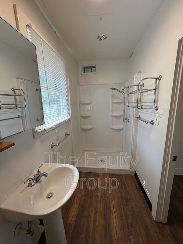 Building Photo - 457 N F St