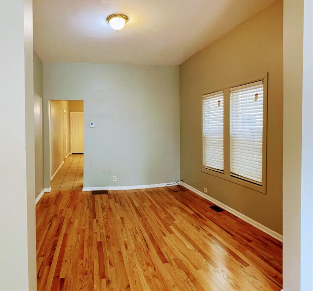Building Photo - 3418 W McLean Ave