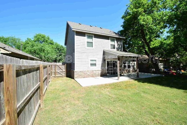 Building Photo - 512 S Haynie St