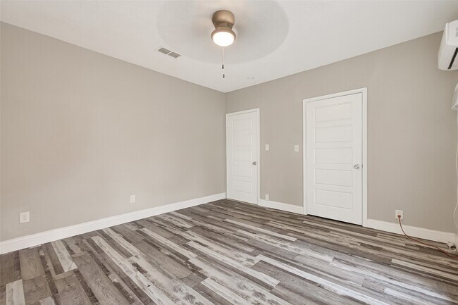 Building Photo - 1511 Scharpe St