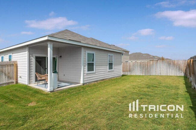 Building Photo - 14310 Palm Ridge