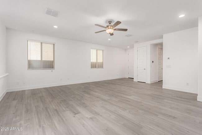 Building Photo - 7276 S 22nd Ln