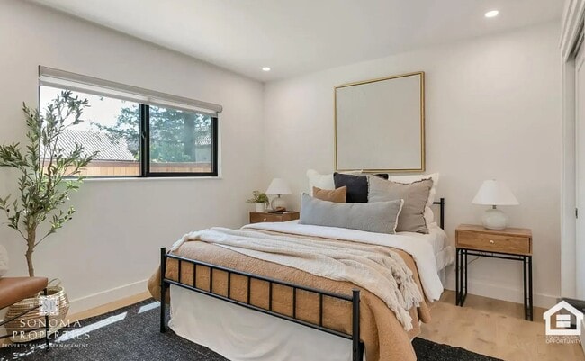 Building Photo - Modern Downstairs 2-Bedroom Unit Minutes from Sonoma Plaza