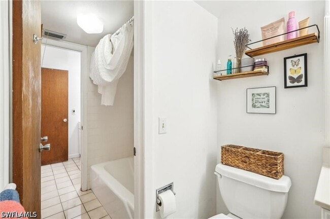 Building Photo - 3655 Boca Ciega Dr