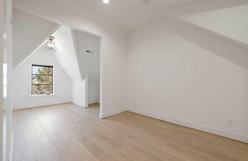 Building Photo - 1330 Columbia Ave