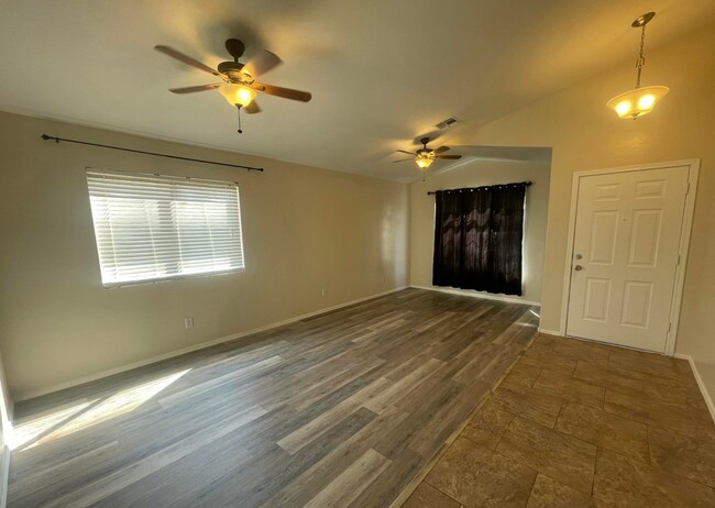Building Photo - 24403 N Oasis Blvd