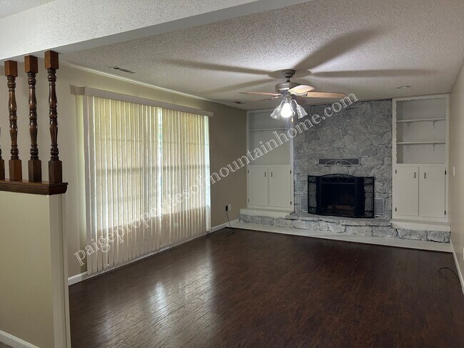 Building Photo - Charming 2 Bedroom, 2 Bath Home near Brown's Beach