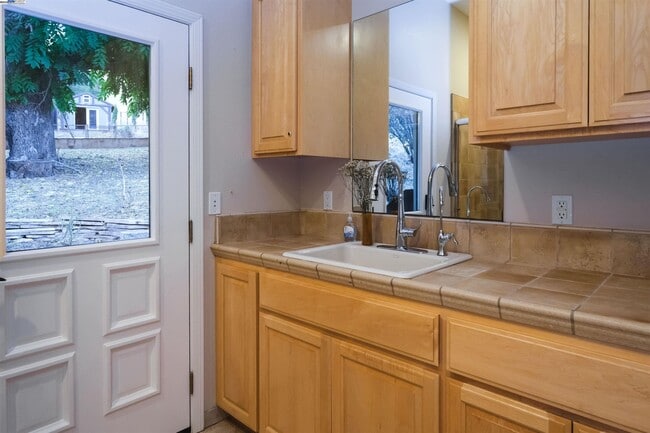 Building Photo - 5700 Alhambra Valley Rd