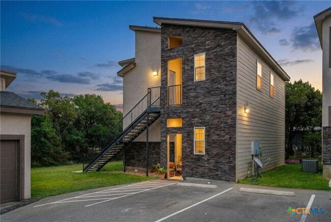 Building Photo - 3067 View Ridge Dr