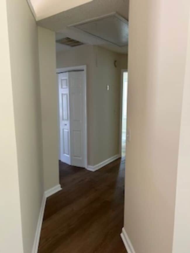 Building Photo - 105 Margaret Way