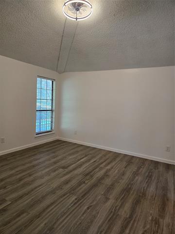 Building Photo - 3032 Big Oaks Dr