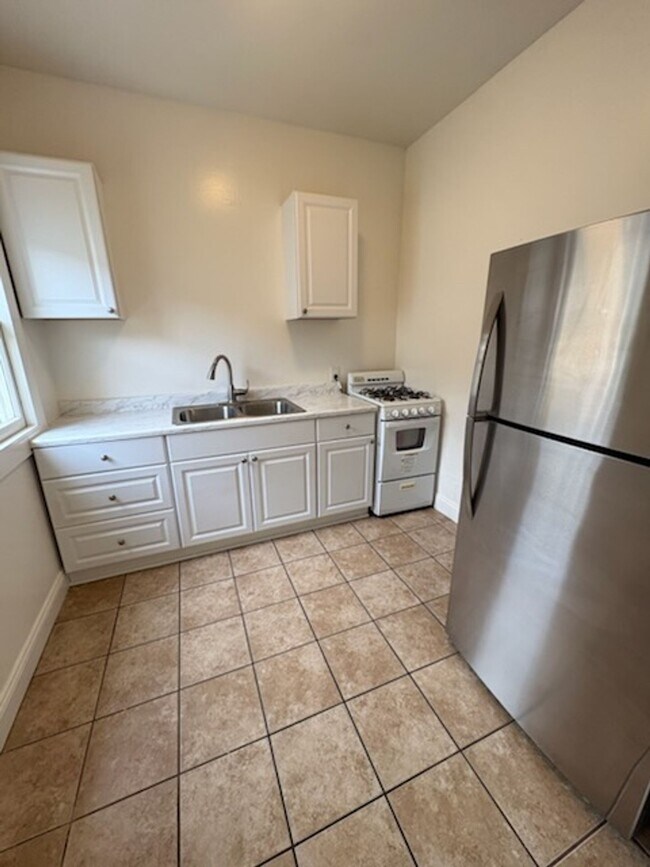 Building Photo - 1058 Molino Ave.