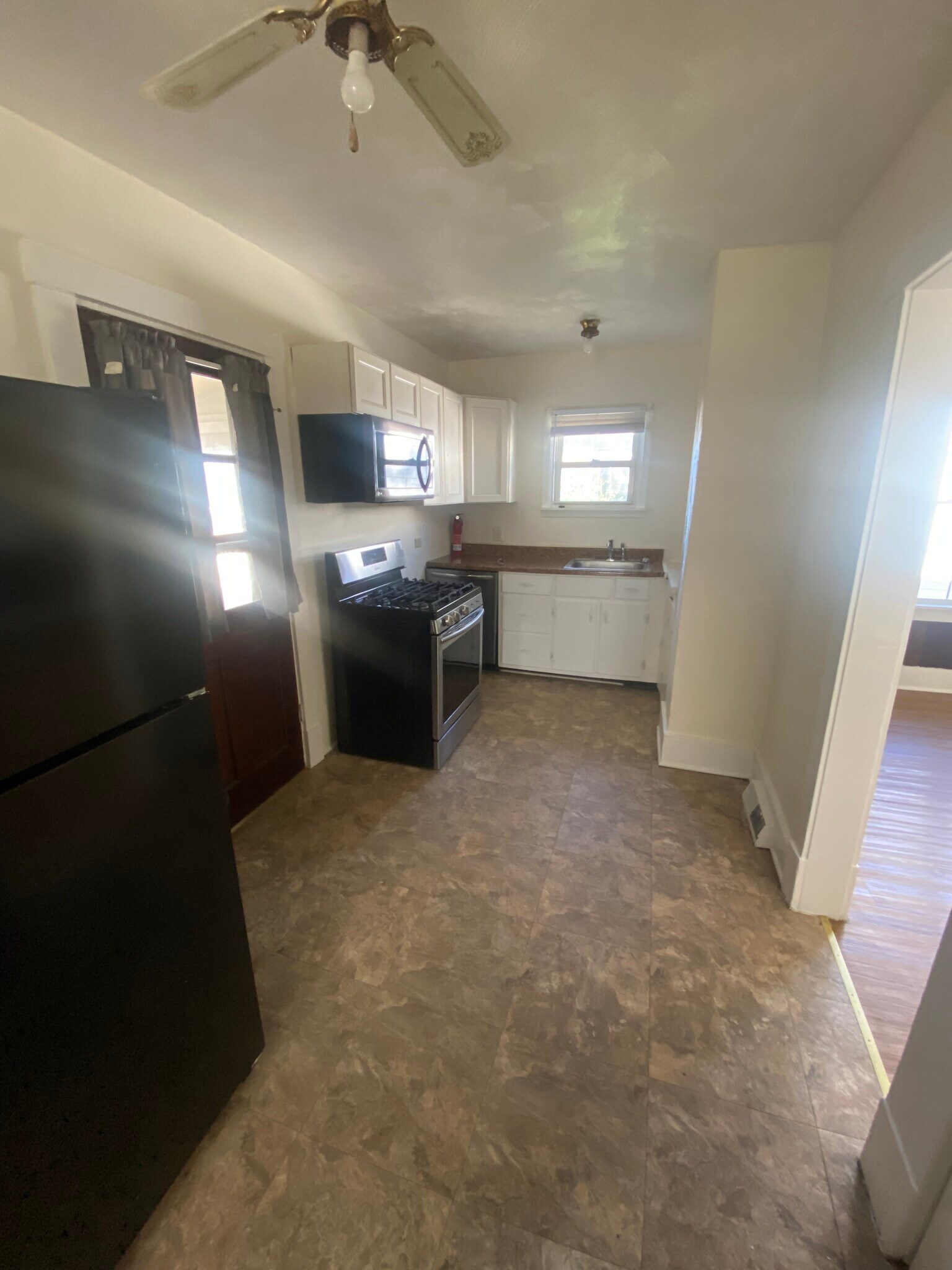 Building Photo - 108 Johnson St