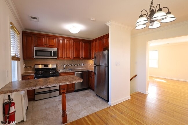 Building Photo - 412 Morris Ave