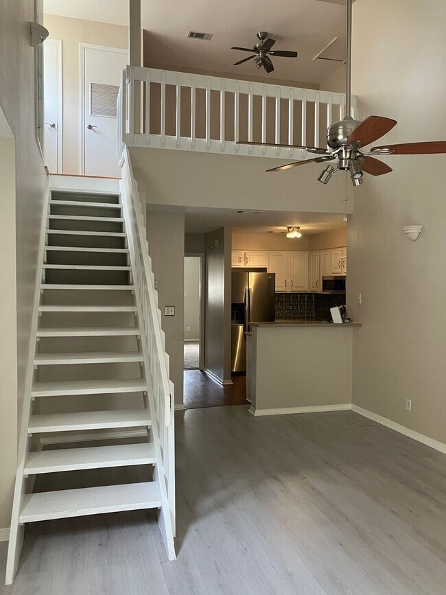 Building Photo - One Bedroom Condo with Loft, One-car Garag...