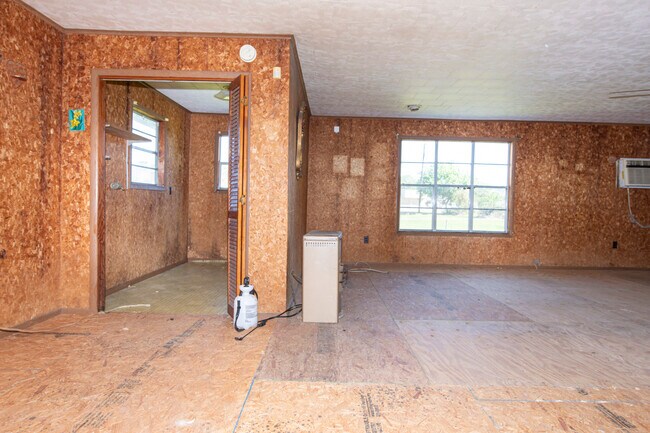 Building Photo - 407 Nugier Ave