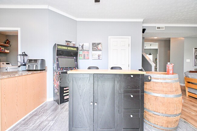 Building Photo - 5469 Fairford Ct