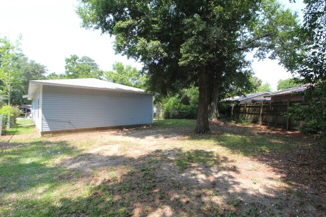 Building Photo - Updated 3BR Home in West Pensacola – Move-...